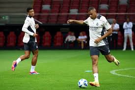 球员同时发 球员同时发